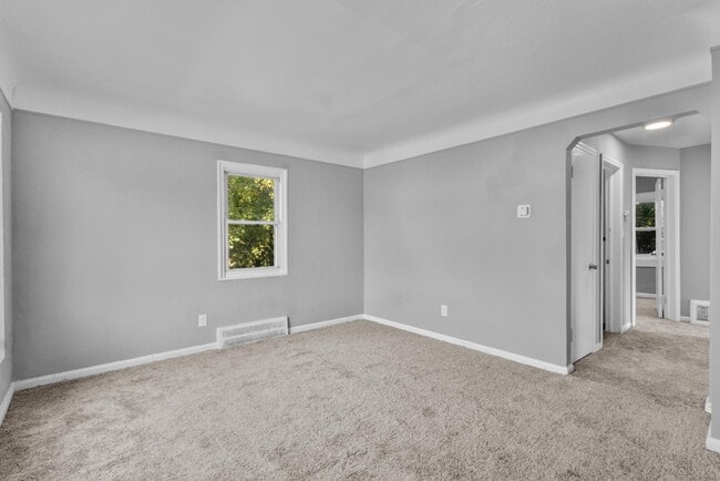 Photo - 9110 Forrer St
