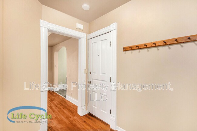 Photo - 310 Union Ave SE