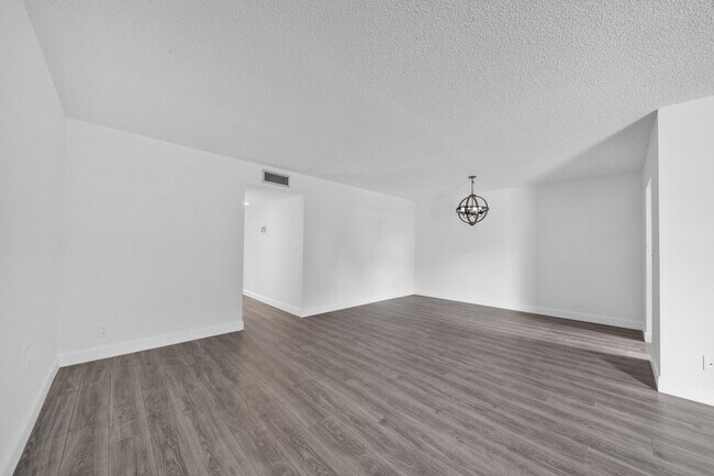 Photo - 4550 NW 4th St Unit B