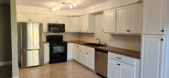 Building Photo - 12339 Woodrose Ct