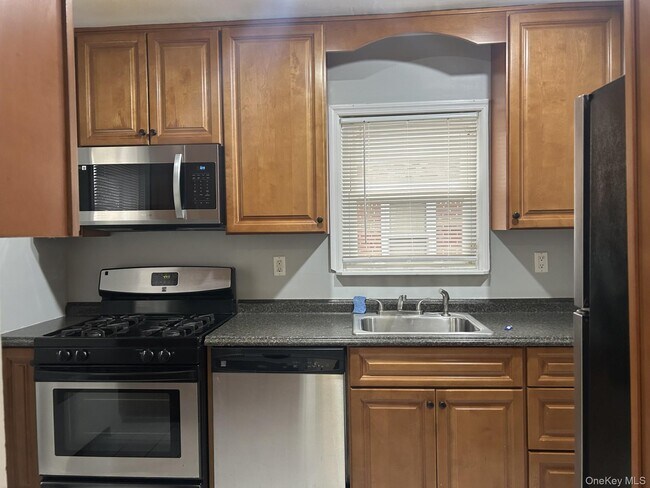 Photo - 46 Beechwood Ln