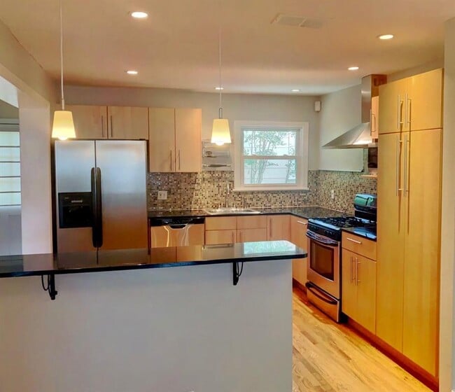 Photo - 5010 Shoalwood Ave