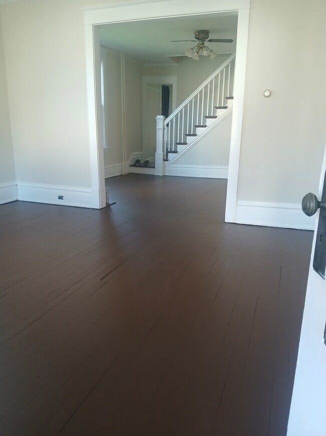 Photo - 550-548 Ferndale Ave