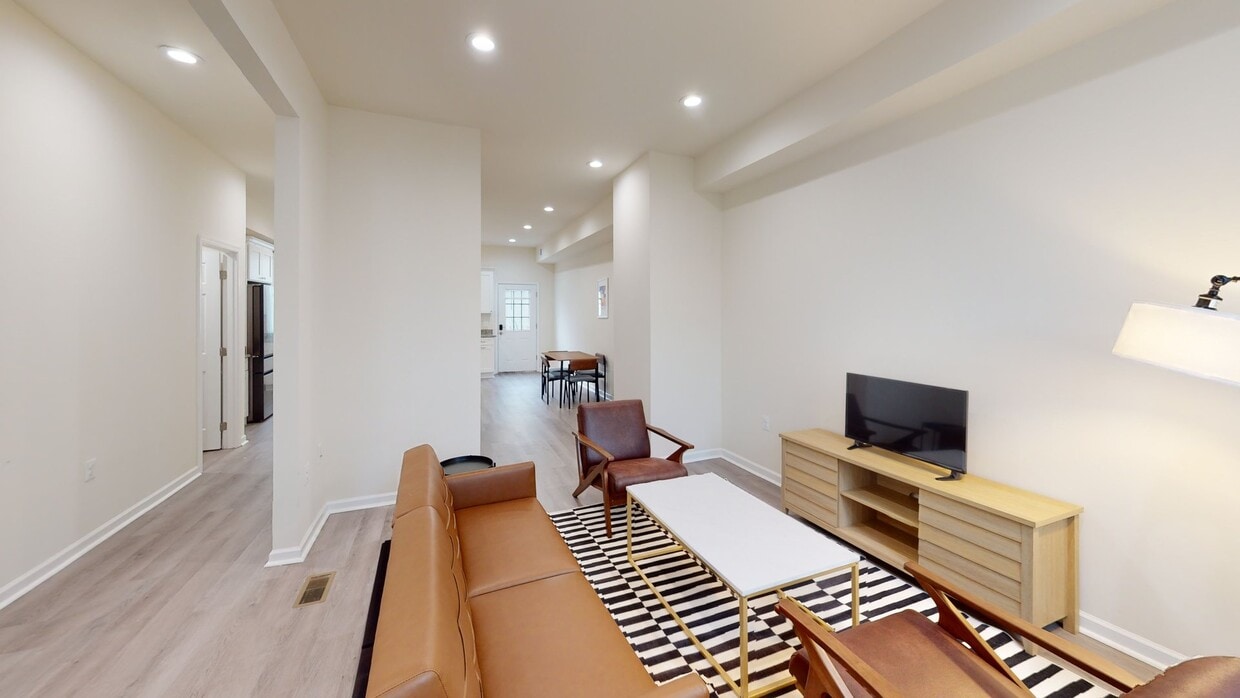 Photo - Private bedroom in 4 bed/3.5 bath Home