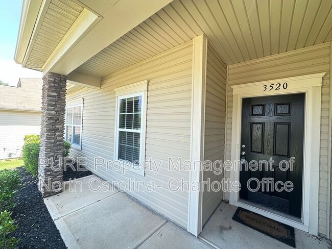 Photo - 3520 Larkhaven Ave SW