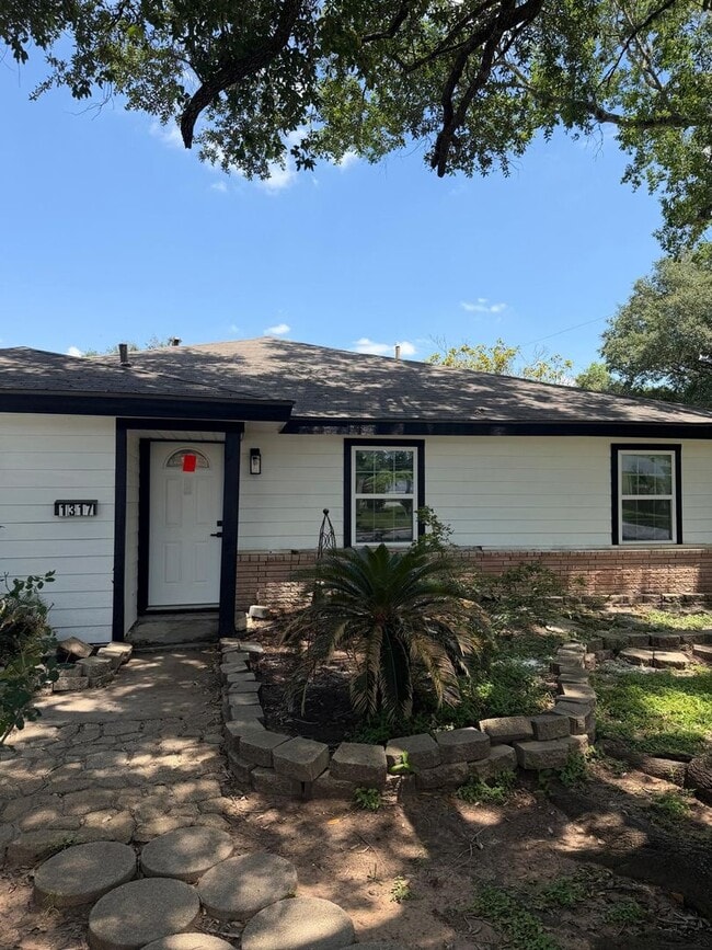 Building Photo - BEAUTIFUL HOME IN ROSENBERG. MOVE IN READY!.