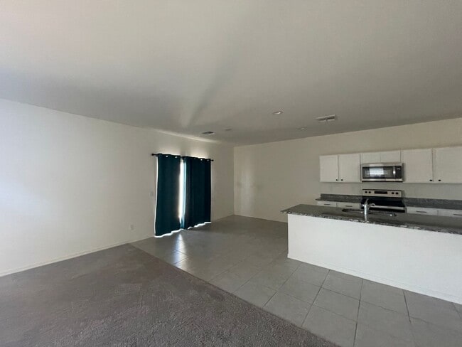 35282 W Santa Clara Ave