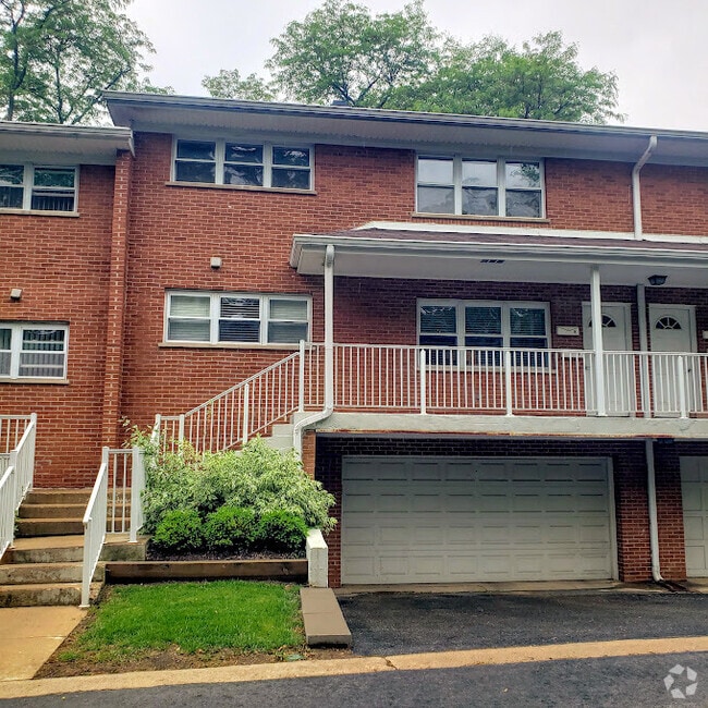 Building Photo - 169 E Palatine Rd Unit H Rental