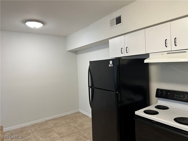 Building Photo - 27103 Matheson Ave Unit 103