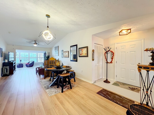 Photo - 760 Lake Orchid Cir Unit 204