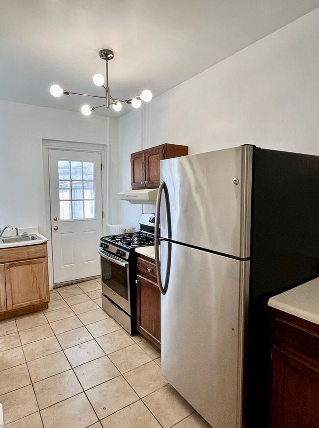 Photo - H Street Corridor|3 bd 1 bth Row House|High Ceilings, Bright, 1800sqft