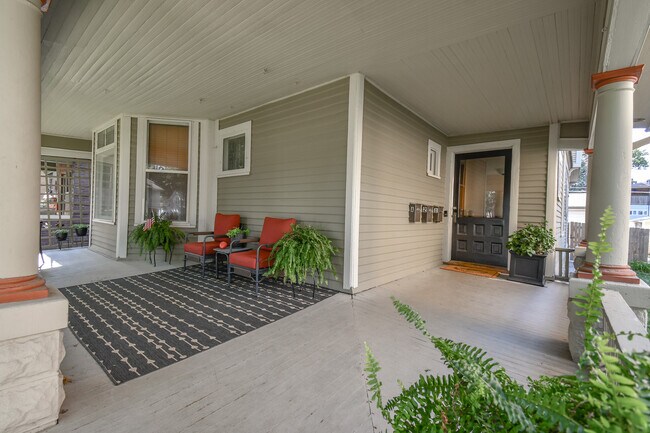 Photo - 1717 D St Unit 1