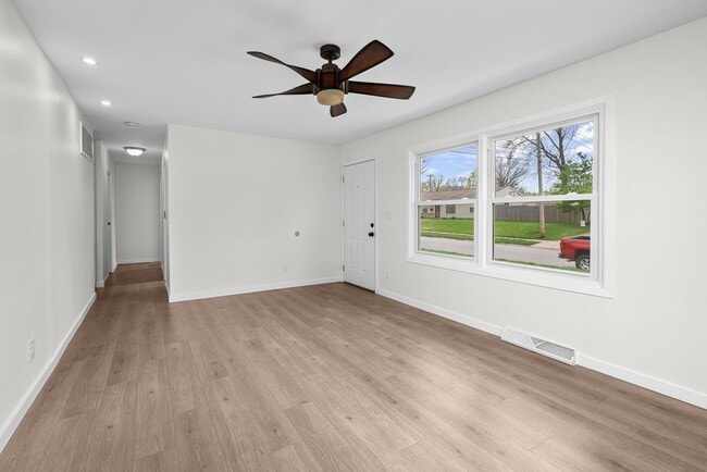 Photo - 933 34th Ave