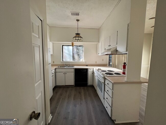 Photo - 7560 Taylor Rd Townhome