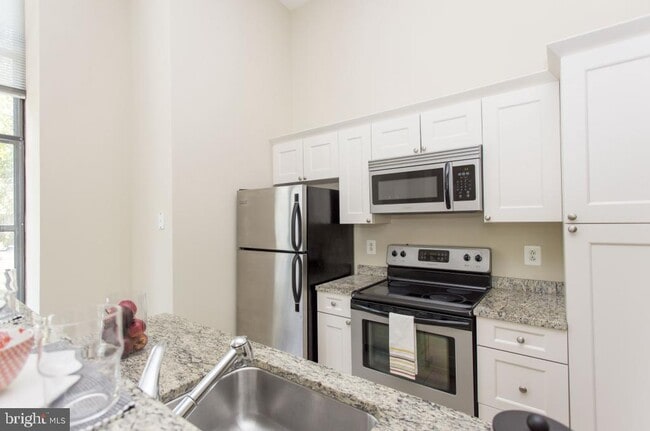 Building Photo - 230 N 21st St Unit 409 Rental