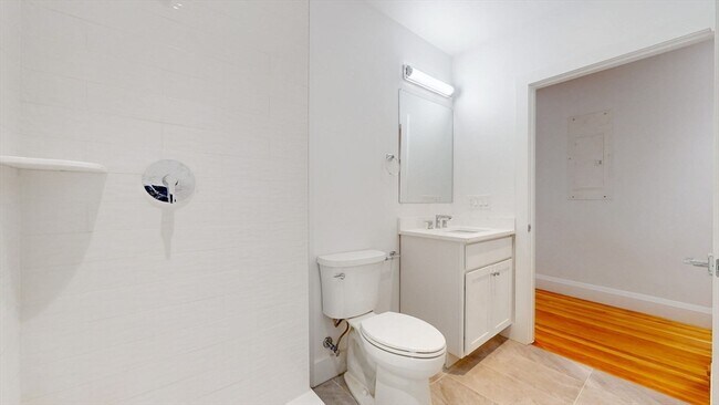 21 Regent Cir Unit 3