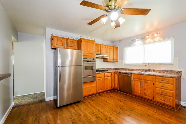 Photo - 455 Moule Dr