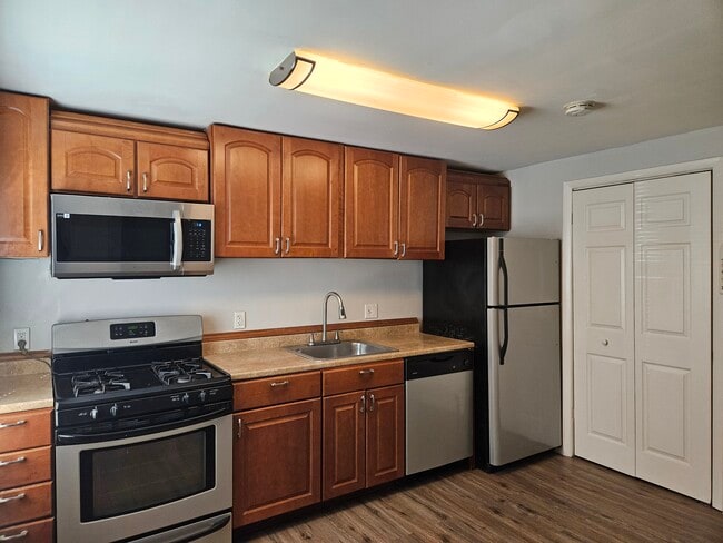 Photo - 1951 Dutch Village Dr