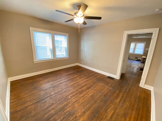 Photo - 425-427-427 E Lane Ave Apartment Unit 425