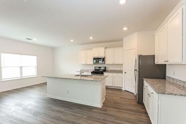 Photo - 2931 Jackson Smt