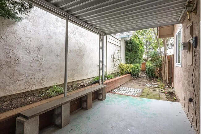 SIDE PATIO - 6612 Kristen Ct