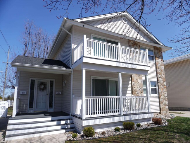 Building Photo - 453 Berkshire Dr Rental