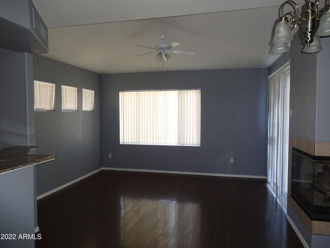 Photo - 2929 W Yorkshire Dr Unidad 1079