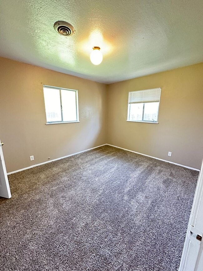 Photo - 3 bed / 1 ba house - E. Marysville