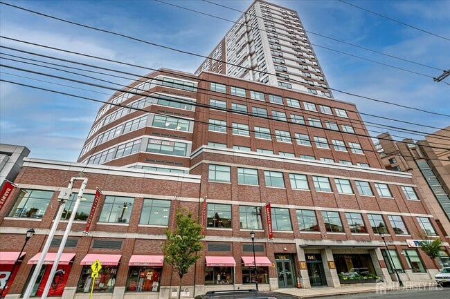 Photo - 110 Somerset St Condo Unit 2107