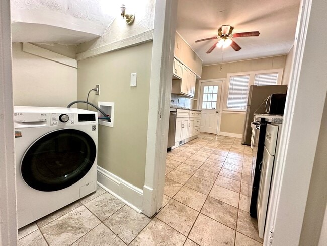 Photo - 622 E 8th St Unit Upper