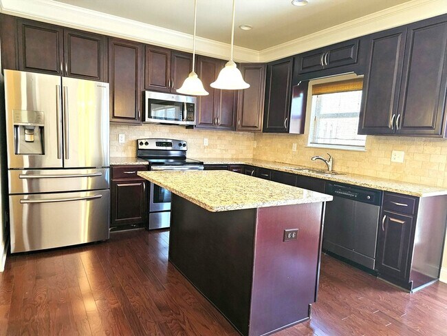 Photo - 10563 Naramore Ln