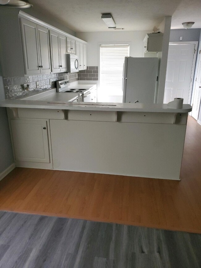 Photo - 162 Crestland Dr