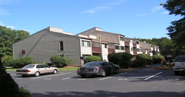 B Building Photo - Oak Woods Apartments