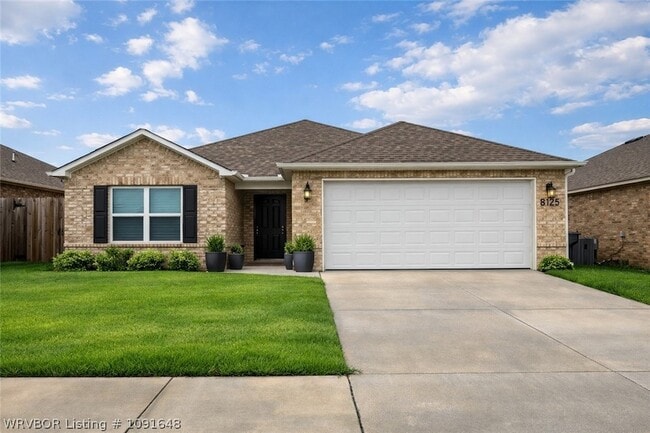 Building Photo - 8125 Dogwood Dr