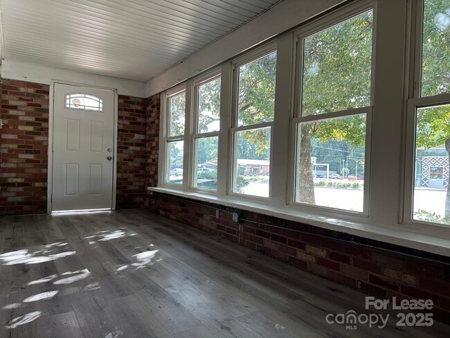 Photo - 2818 Beatties Ford Rd