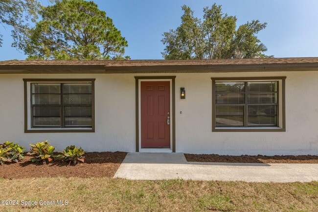 Photo - 861 Furth Rd NW
