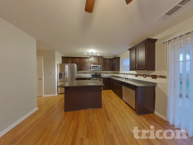 Photo - 2848 Village Center Dr