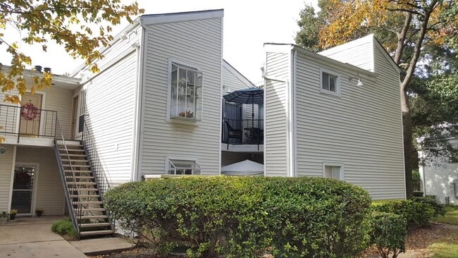 Building Photo - 9809 Richmond Ave. Unit G12