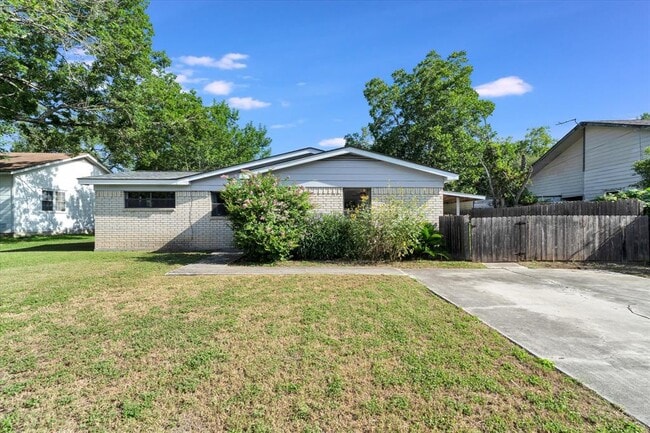 Photo - 1129 W San Antonio St