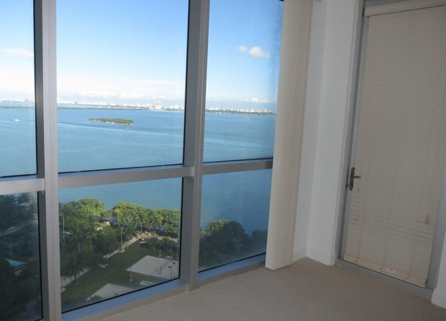 Photo - 31 SE 6th St Unidad 2101