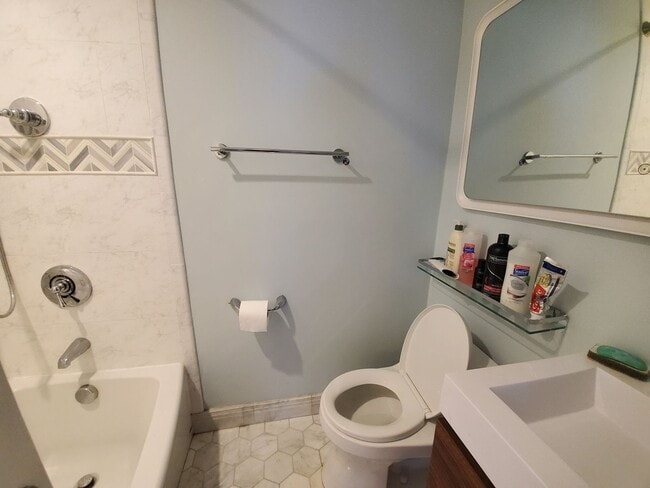 Photo - Spacious 3 Bd 2 Bath Condo near Alewife T ...