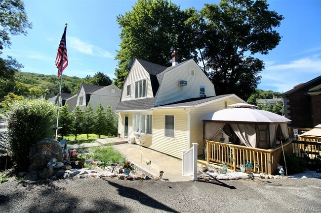 Building Photo - 22 Hillside Ave Rental