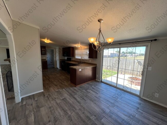 Photo - Portales Pet Friendly - 3 Bed 2 Bath!