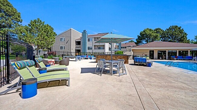 Photo - Grove at City Center