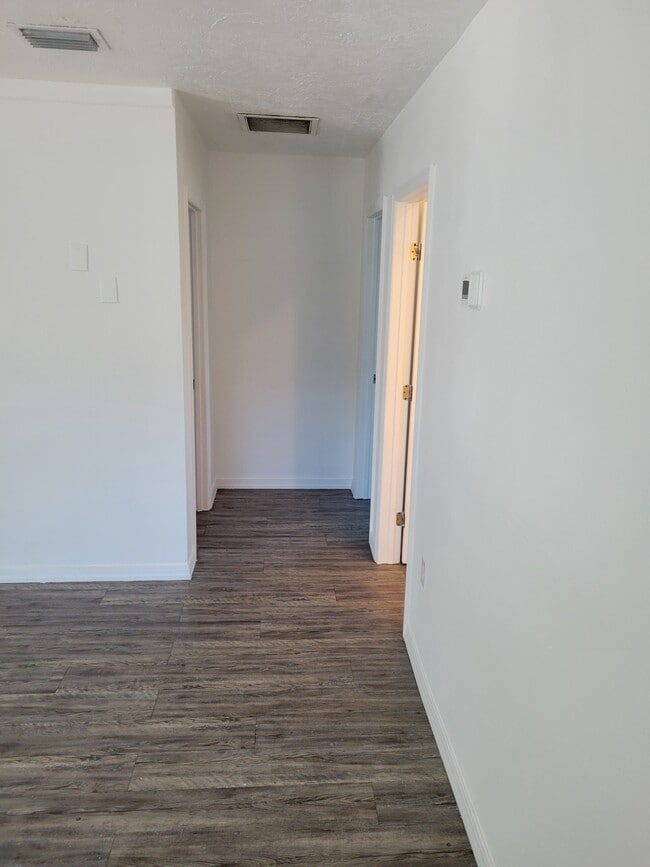 Hallway - 2423 51st Avenue Ter W Unit 2423