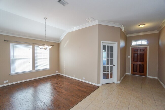 Photo - 7102 Thistlewood Park Ct