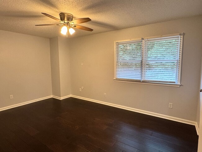 Photo - 3 Bedroom, 2.5 Bathroom Townhouse in Greensboro, NC!