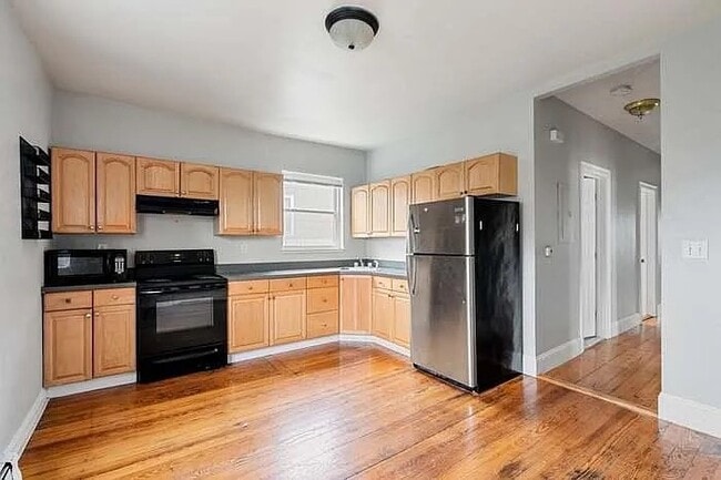 Building Photo - 23 Beale St Unit 3 Rental