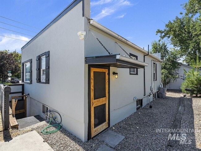 Photo - Top unit of Duplex