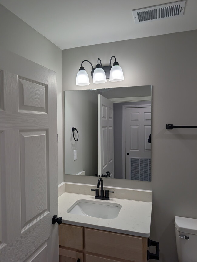 Photo - 2058 Ellis St